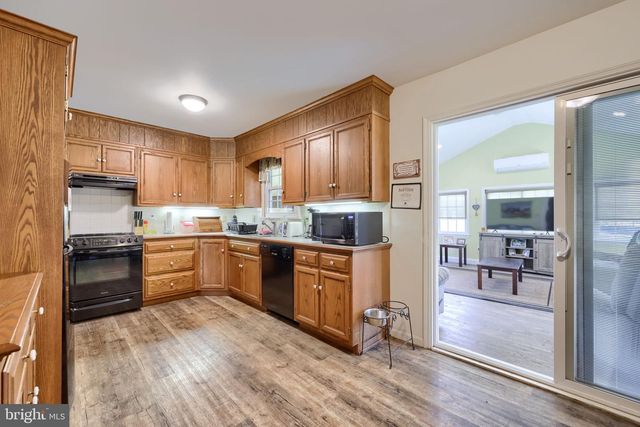 17 S HOLLANDER RD, Gordonville, PA 17529