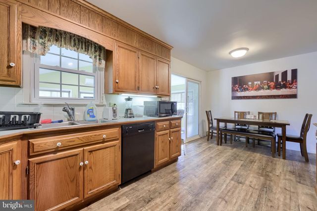 17 S HOLLANDER RD, Gordonville, PA 17529