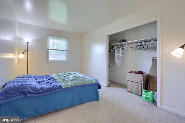 17 S HOLLANDER RD, Gordonville, PA 17529