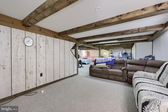 17 S HOLLANDER RD, Gordonville, PA 17529