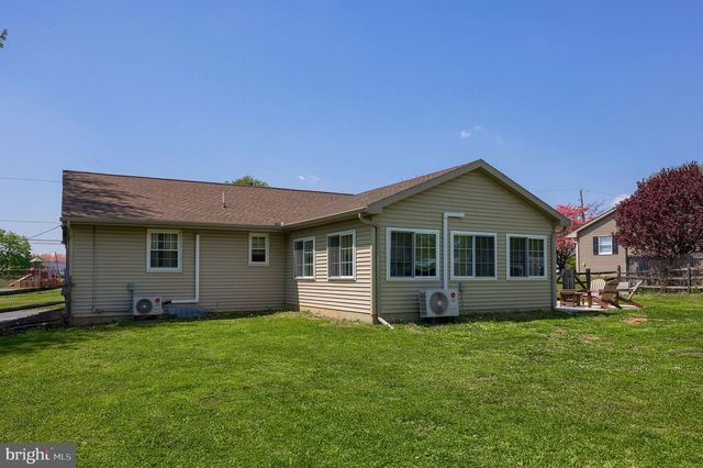 17 S HOLLANDER RD, Gordonville, PA 17529