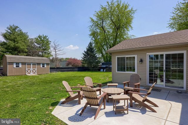 17 S HOLLANDER RD, Gordonville, PA 17529
