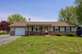 17 S HOLLANDER RD, Gordonville, PA 17529