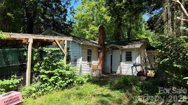20 Utopia Road, Asheville, NC 28805