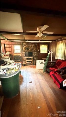20 Utopia Road, Asheville, NC 28805