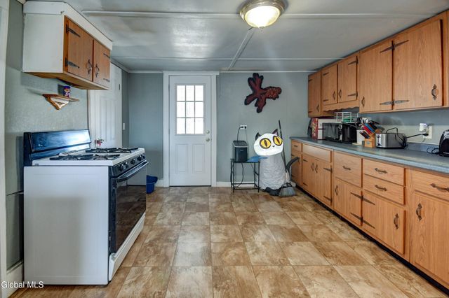 39 Cayadutta Street, Johnstown, NY 12095