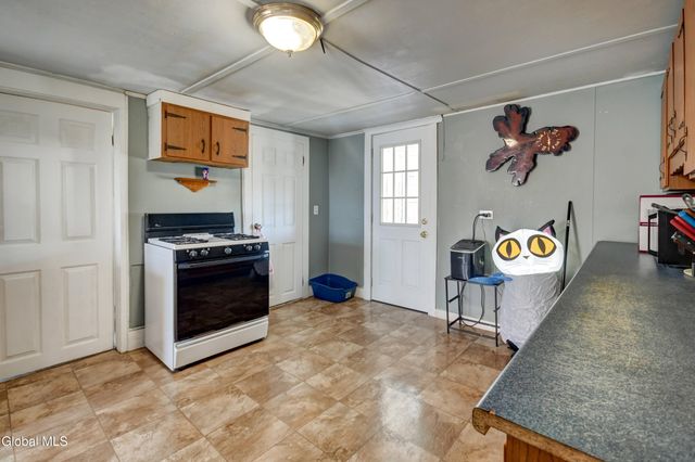 39 Cayadutta Street, Johnstown, NY 12095