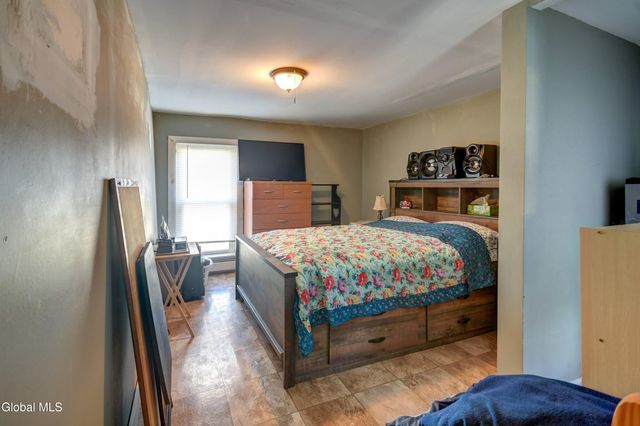 39 Cayadutta Street, Johnstown, NY 12095