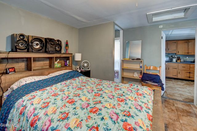 39 Cayadutta Street, Johnstown, NY 12095