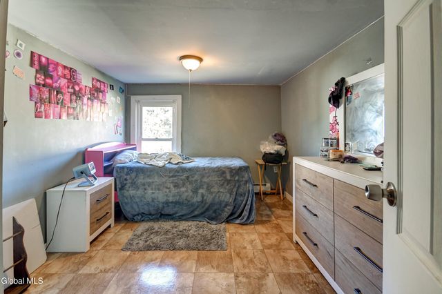 39 Cayadutta Street, Johnstown, NY 12095