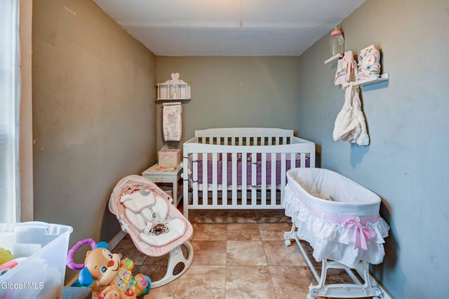 39 Cayadutta Street, Johnstown, NY 12095