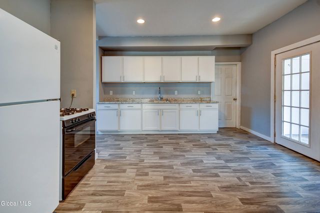 39 Cayadutta Street, Johnstown, NY 12095