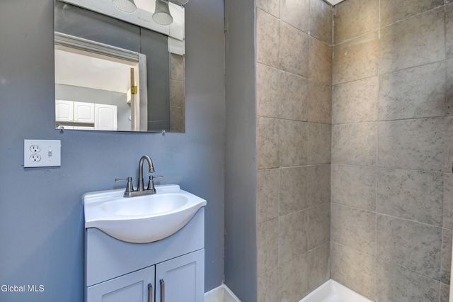 39 Cayadutta Street, Johnstown, NY 12095