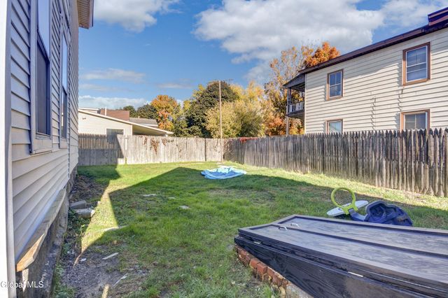 39 Cayadutta Street, Johnstown, NY 12095