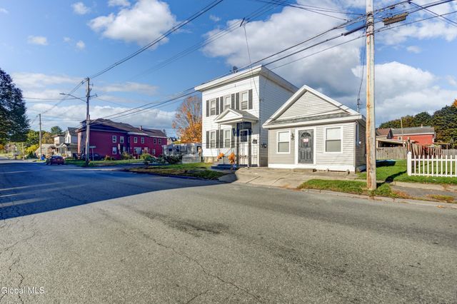 39 Cayadutta Street, Johnstown, NY 12095