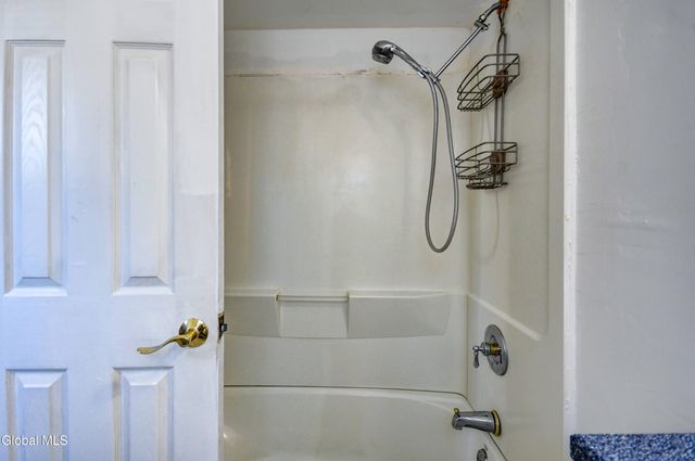 39 Cayadutta Street, Johnstown, NY 12095