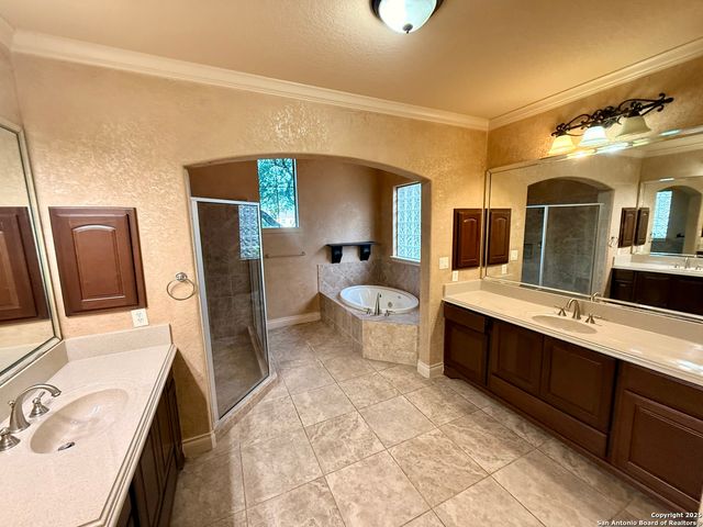 215 evans oak, San Antonio, TX 78260