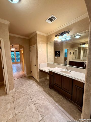 215 evans oak, San Antonio, TX 78260