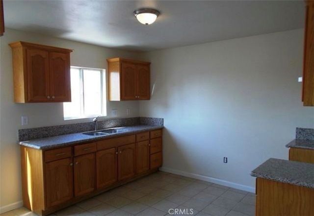 225 E 64th, Los Angeles, CA 90003