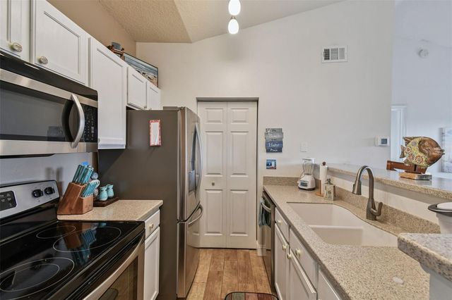 10764 70TH AVENUE 1306, Seminole, FL 33772