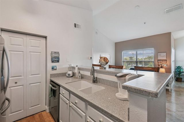 10764 70TH AVENUE 1306, Seminole, FL 33772