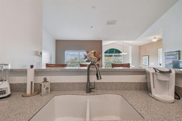 10764 70TH AVENUE 1306, Seminole, FL 33772