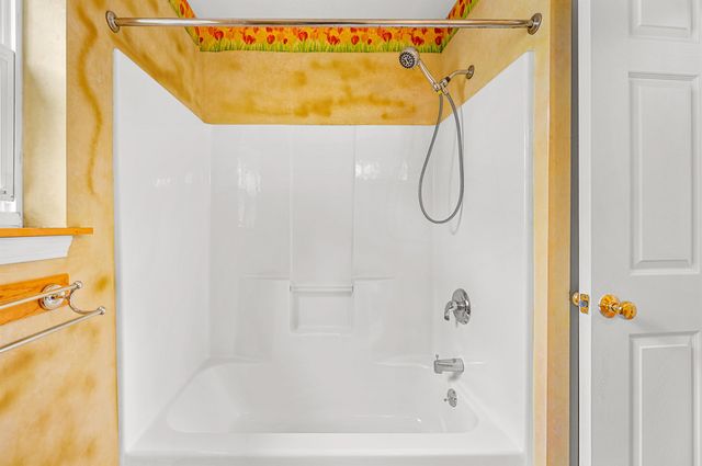 87 Juniper Drive, South Burlington, VT 05403