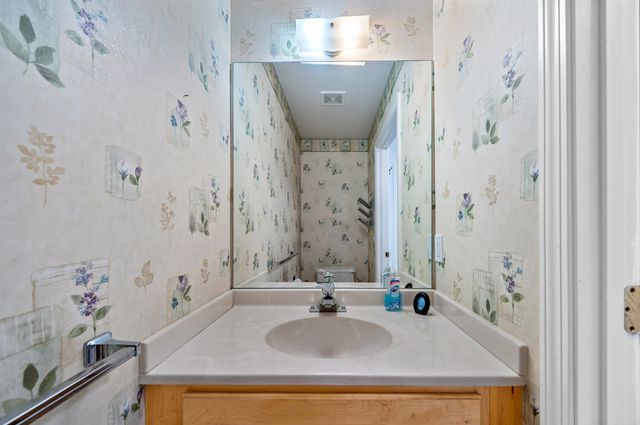 87 Juniper Drive, South Burlington, VT 05403