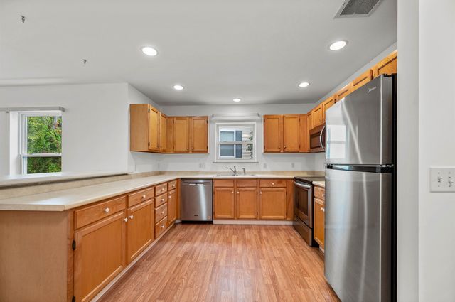 87 Juniper Drive, South Burlington, VT 05403