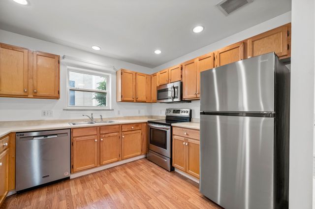 87 Juniper Drive, South Burlington, VT 05403