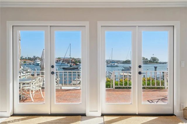 2732 Bayshore Drive, Newport Beach, CA 92663