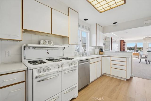 2732 Bayshore Drive, Newport Beach, CA 92663