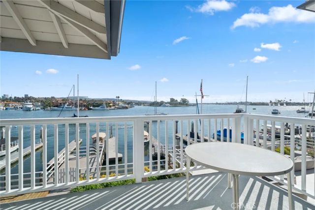 2732 Bayshore Drive, Newport Beach, CA 92663