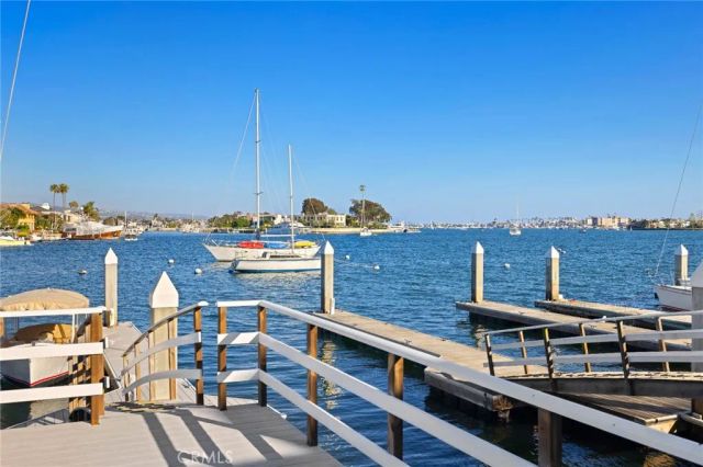 2732 Bayshore Drive, Newport Beach, CA 92663