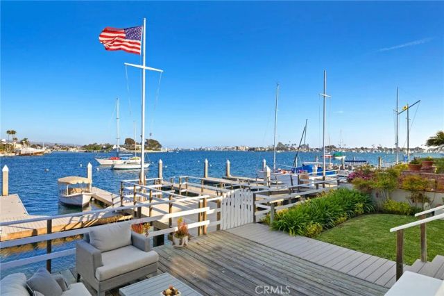 2732 Bayshore Drive, Newport Beach, CA 92663