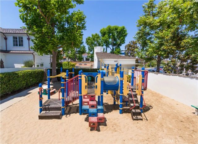 2732 Bayshore Drive, Newport Beach, CA 92663