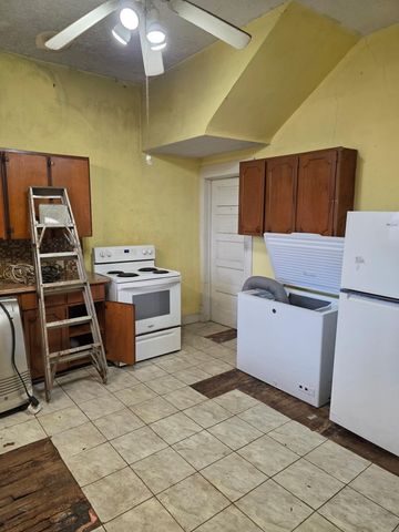 855 S Broadway Avenue, Springfield, MO 65806