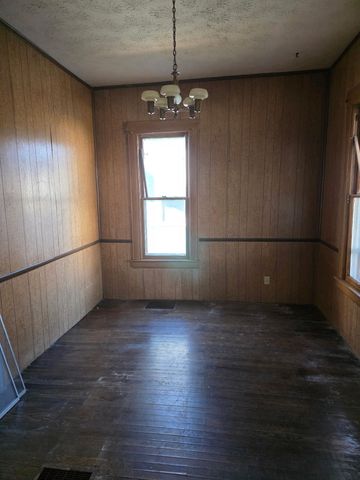 855 S Broadway Avenue, Springfield, MO 65806