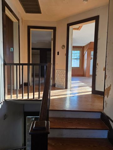 855 S Broadway Avenue, Springfield, MO 65806