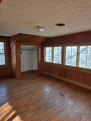 855 S Broadway Avenue, Springfield, MO 65806