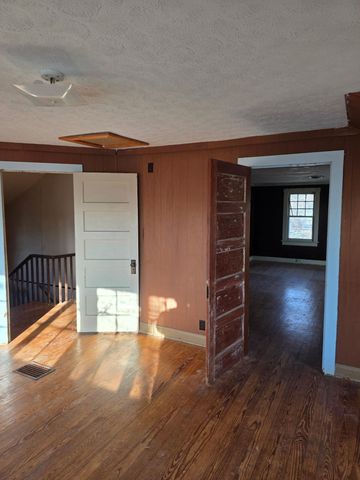 855 S Broadway Avenue, Springfield, MO 65806