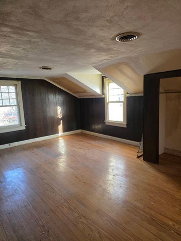 855 S Broadway Avenue, Springfield, MO 65806