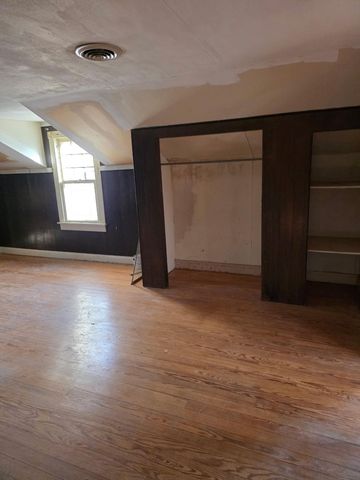 855 S Broadway Avenue, Springfield, MO 65806