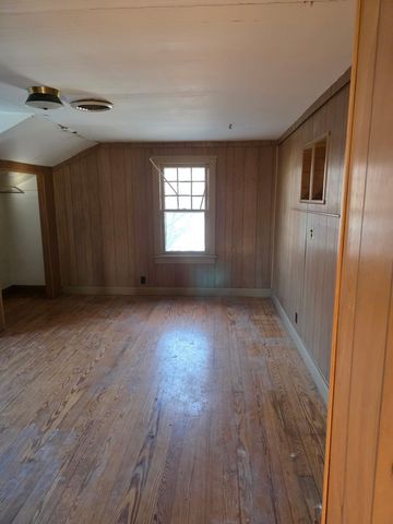 855 S Broadway Avenue, Springfield, MO 65806