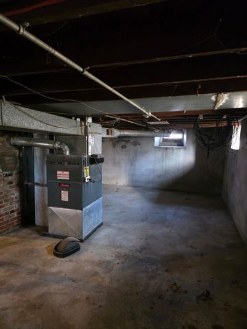 855 S Broadway Avenue, Springfield, MO 65806