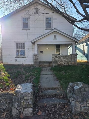 855 S Broadway Avenue, Springfield, MO 65806