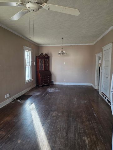 855 S Broadway Avenue, Springfield, MO 65806