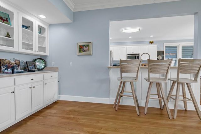 8 Battery Park Road, Edisto Island, SC 29438