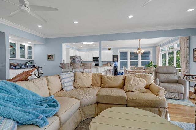 8 Battery Park Road, Edisto Island, SC 29438