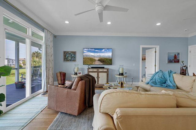 8 Battery Park Road, Edisto Island, SC 29438